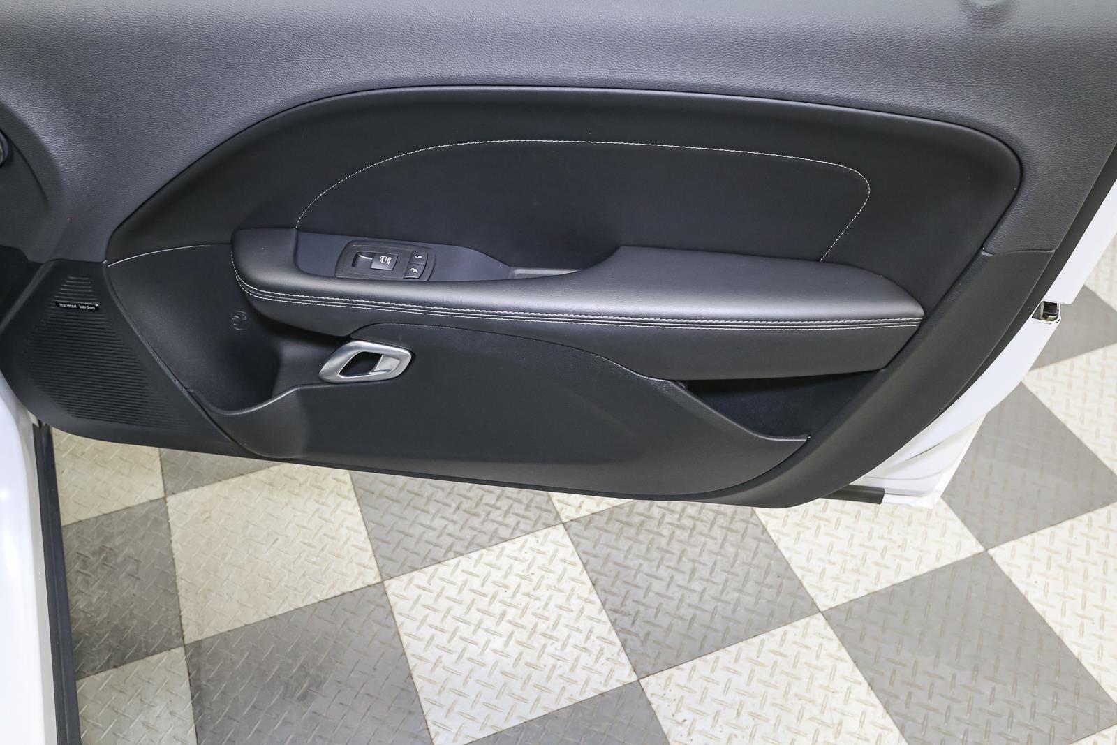 2015 Dodge Challenger R/T - Photo 21