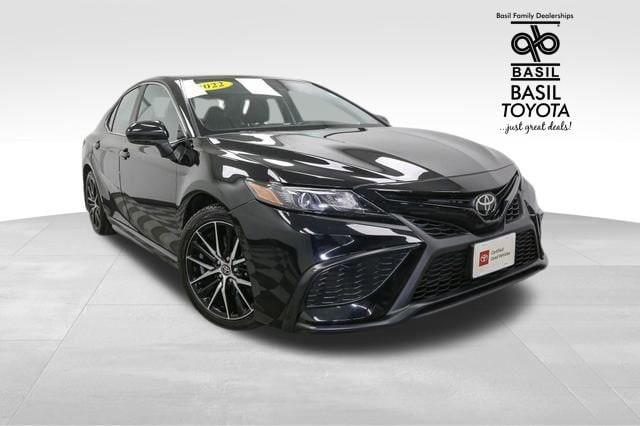 Certified 2022 Toyota Camry SE with VIN 4T1G11BK0NU072313 for sale in Lockport, NY