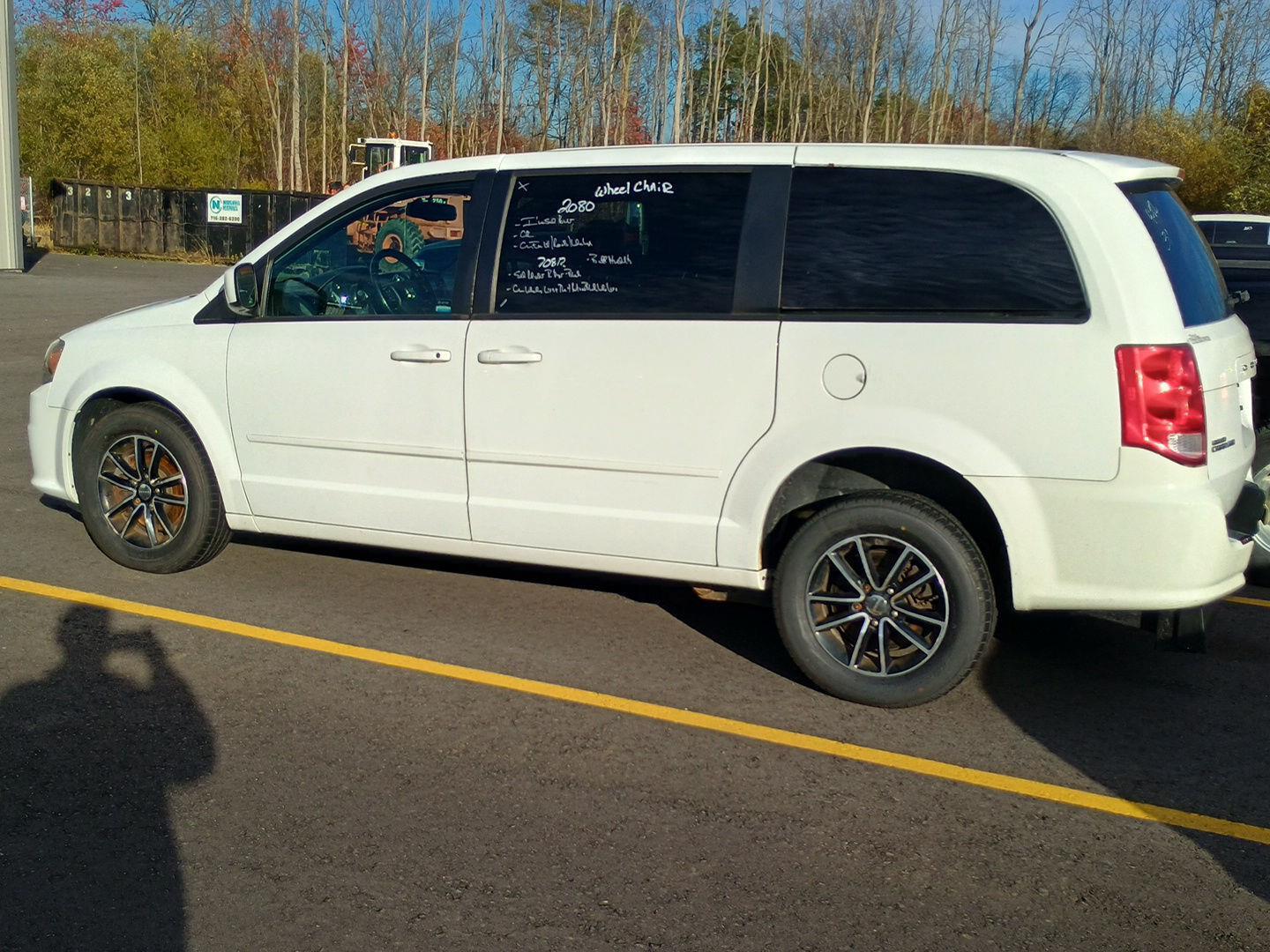 2016 Dodge Grand Caravan SE Plus photo 2