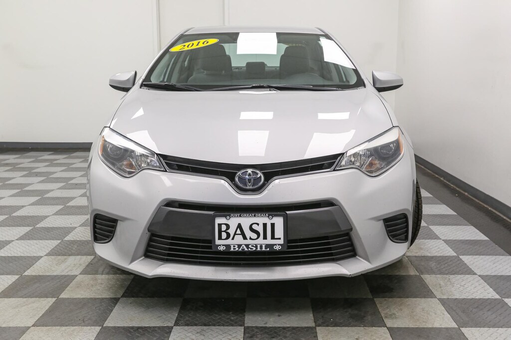 Used 2016 Toyota Corolla LE Car