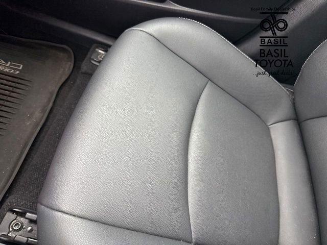 2022 Toyota Corolla Cross XLE photo 2