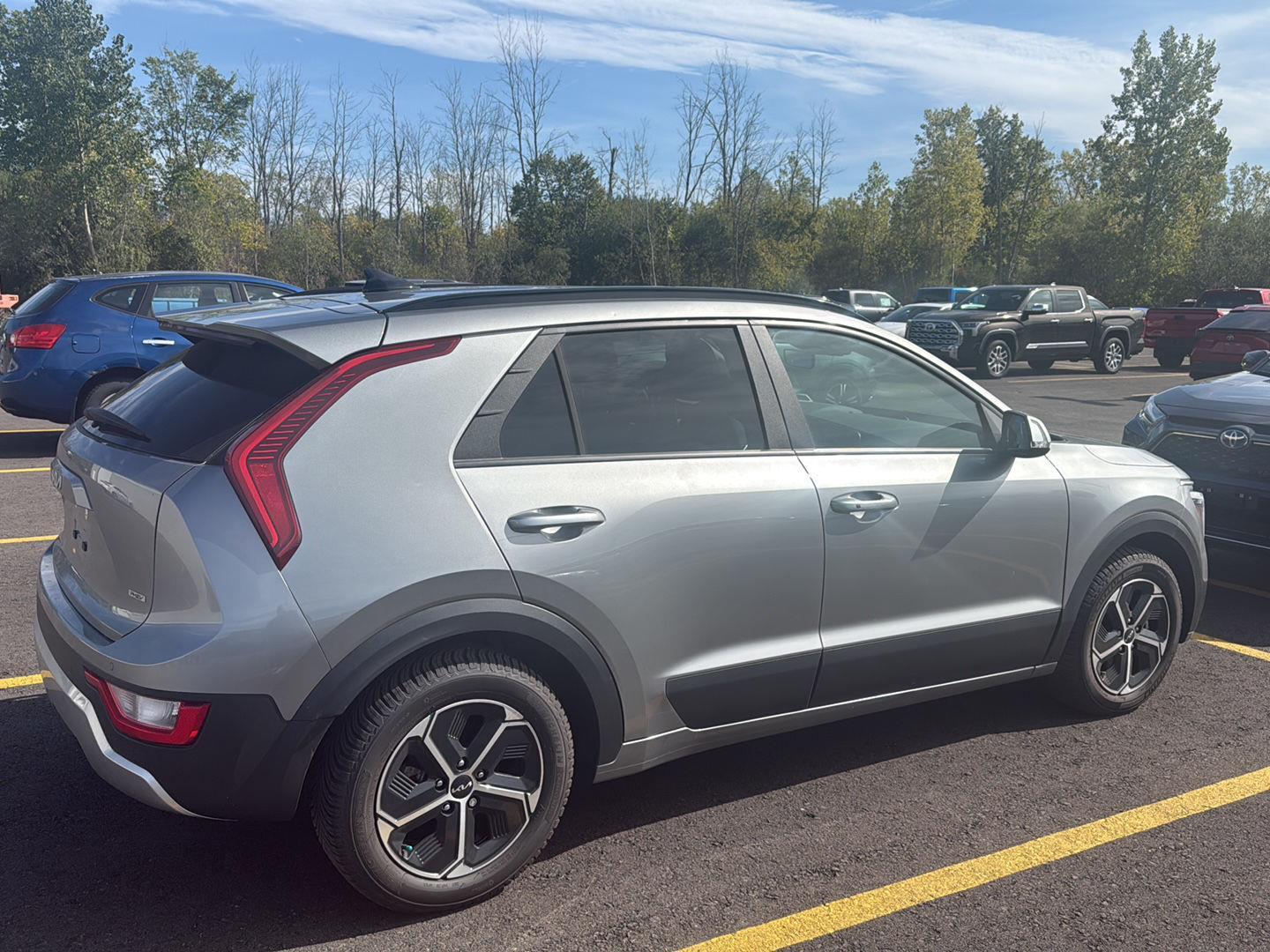 2023 Kia Niro Plug-In Hybrid EX photo 3