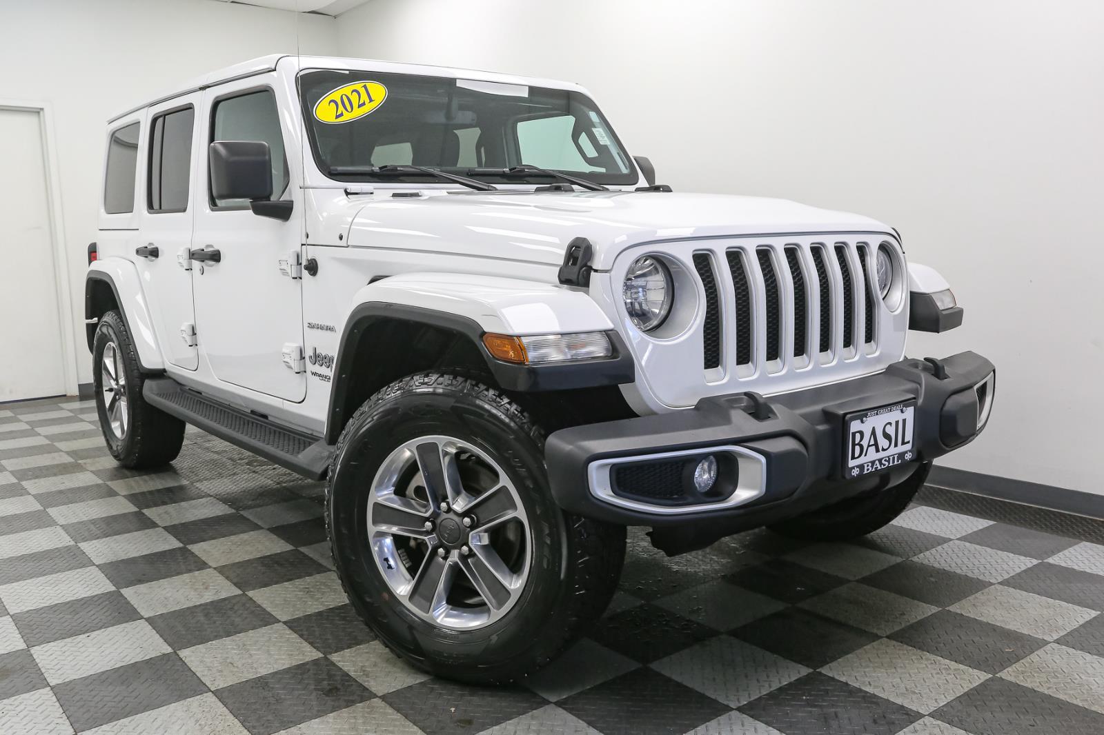 2021 Jeep Wrangler Unlimited Sahara photo 2