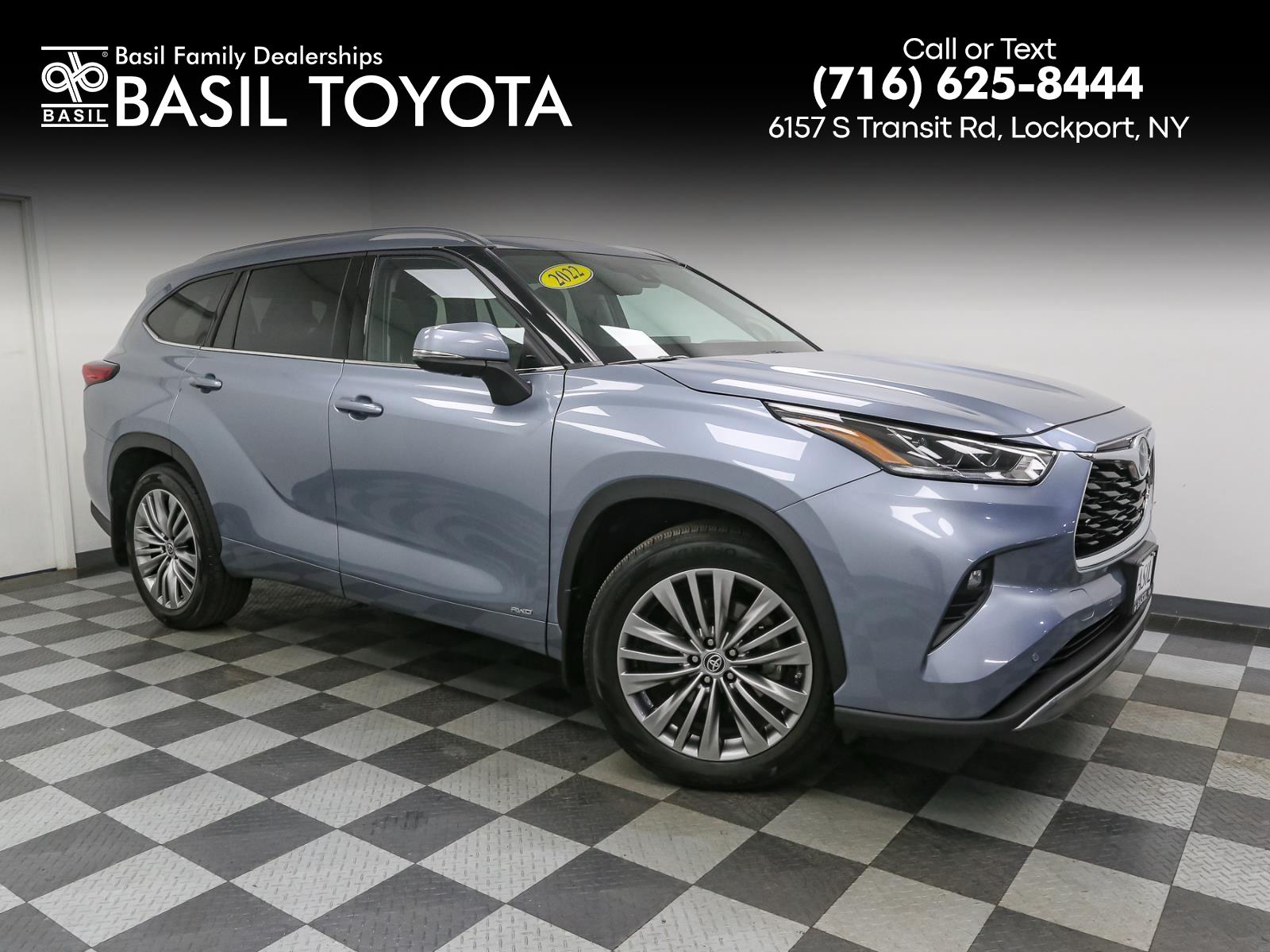 2022 Toyota Highlander Platinum's photo