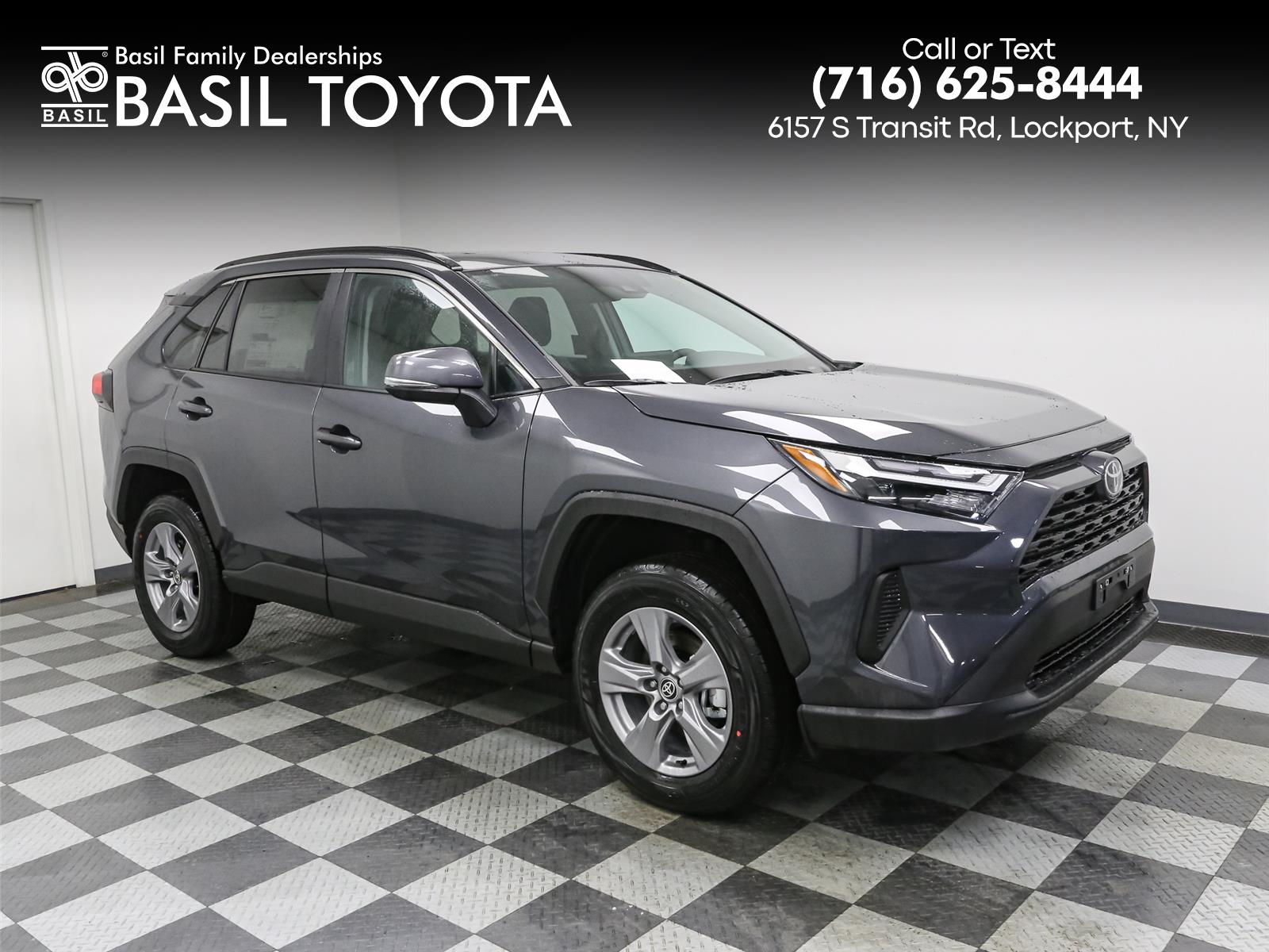 2025 Toyota RAV4 XLE's photo