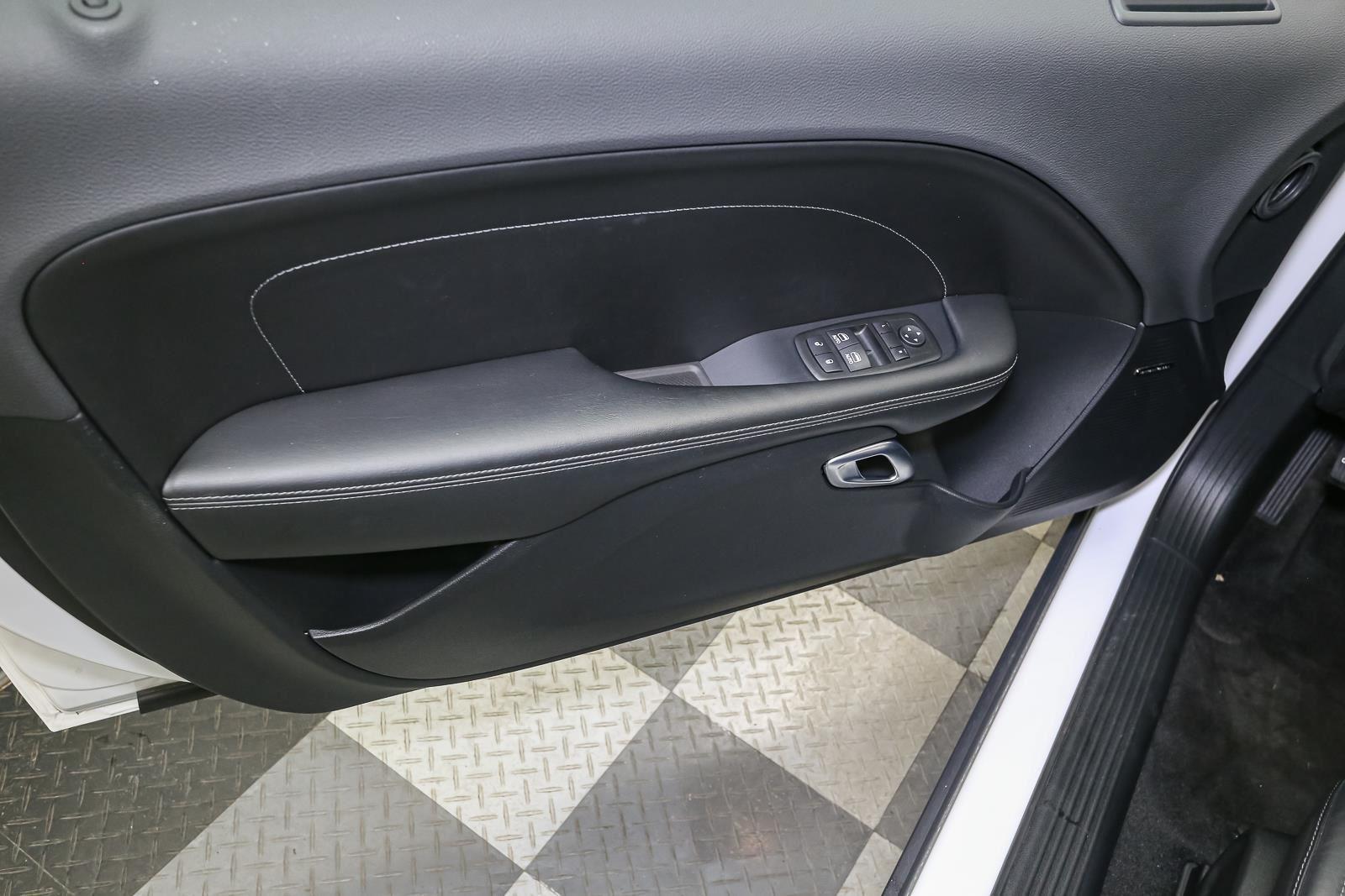 2015 Dodge Challenger R/T - Photo 39