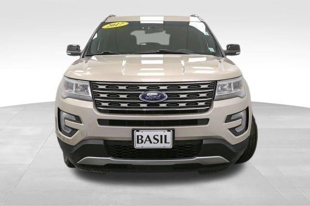 2017 Ford Explorer XLT photo 3