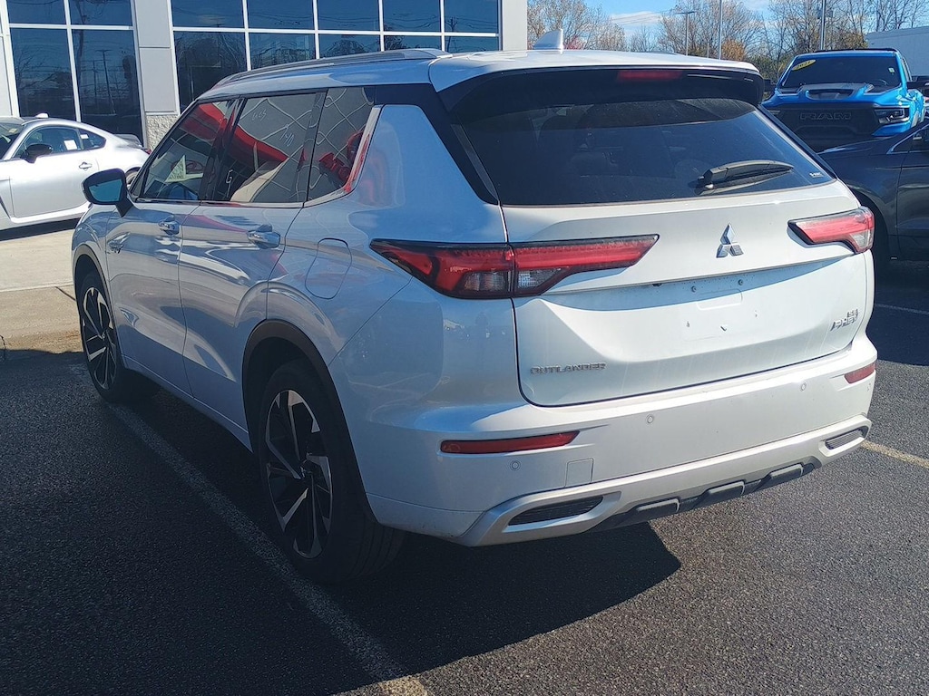 Used 2024 Mitsubishi Outlander Plug-In Hybrid SEL AWC