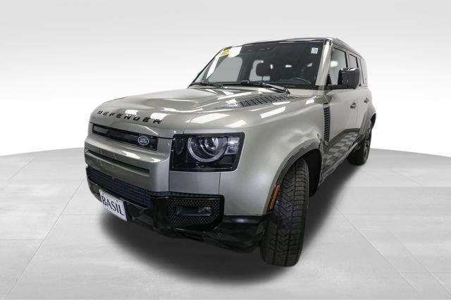2023 Land Rover Defender X-Dynamic SE 110 photo 3