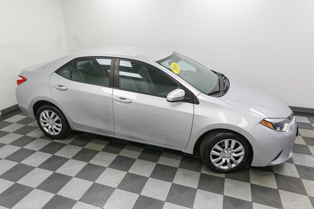 Used 2016 Toyota Corolla LE Car