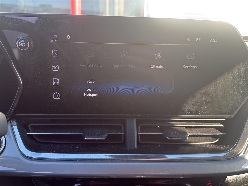 2025 Chevrolet Trax LT photo 3