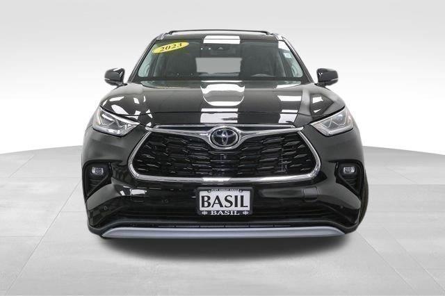 2023 Toyota Highlander Platinum photo 3
