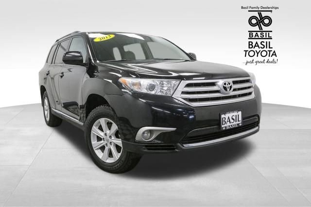 Used 2013 Toyota Highlander Plus with VIN 5TDBK3EH0DS275504 for sale in Lockport, NY