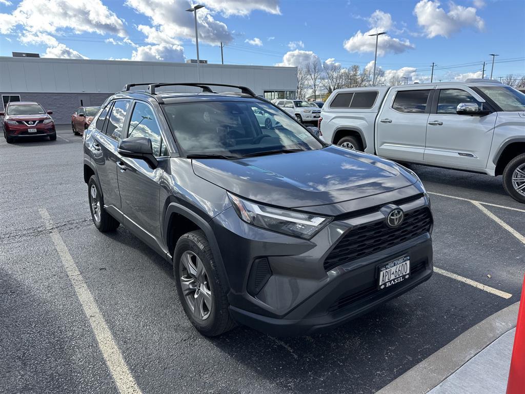 2023 Toyota RAV4 XLE photo 2