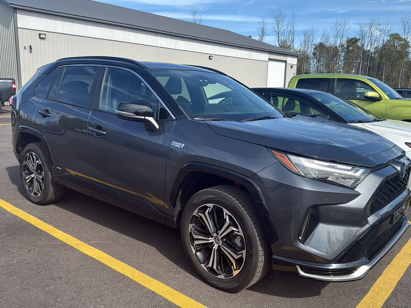 2023 Toyota RAV4 Prime XSE photo 2