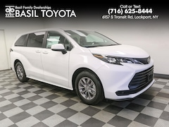 2026 Toyota Sienna LE 8 PASSENGER