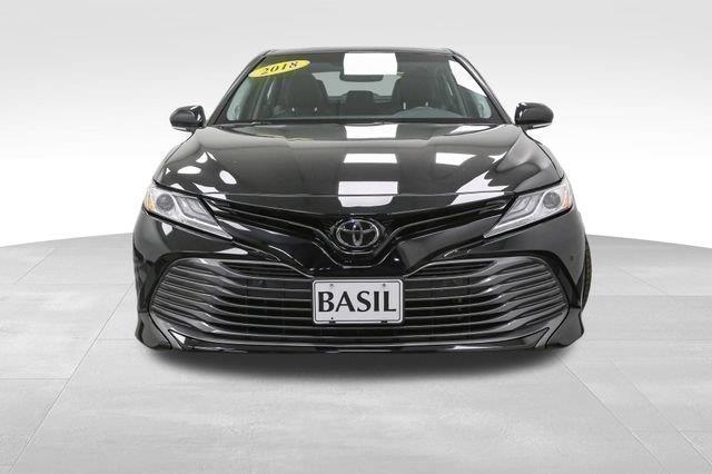 2018 Toyota Camry XLE photo 2