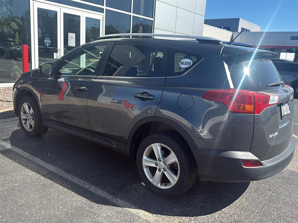 2013 Toyota RAV4 XLE photo 2