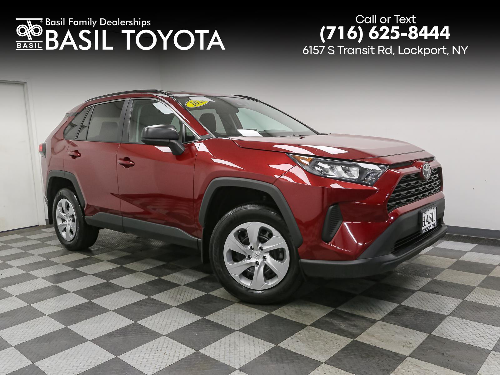 2021 Toyota RAV4 LE's photo