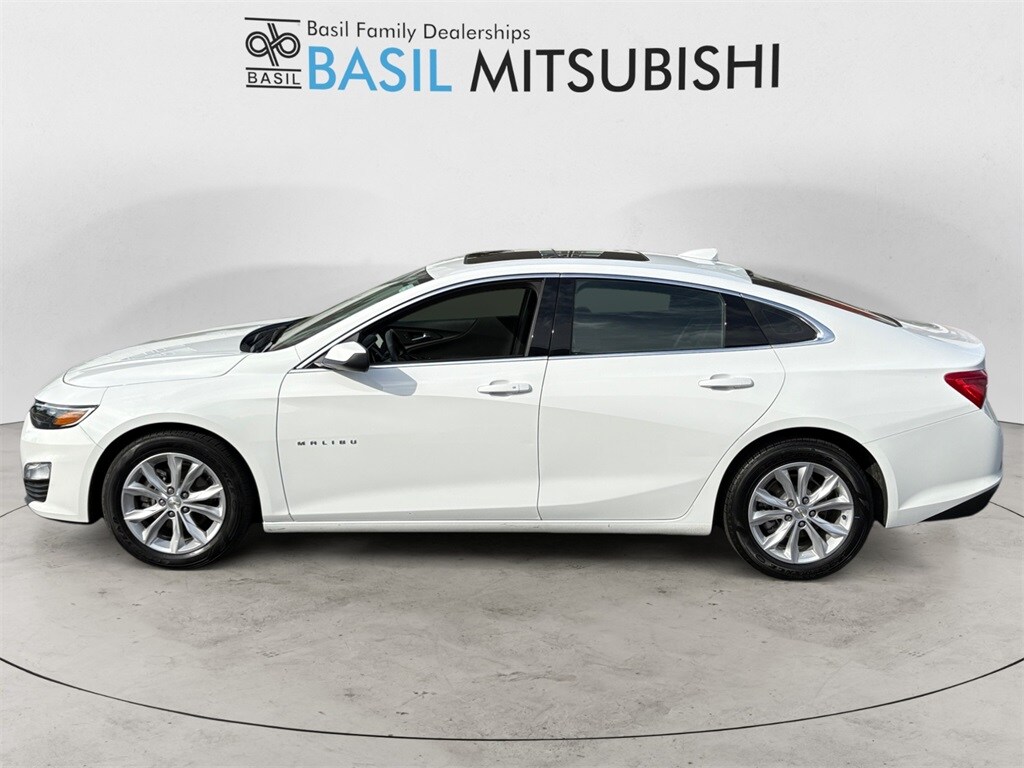 2024 Chevrolet Malibu 1LT photo 2