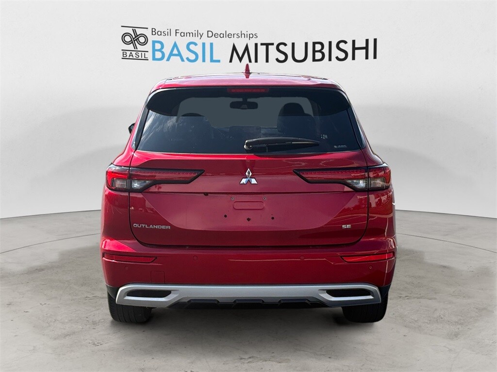 2024 Mitsubishi Outlander SE photo 4