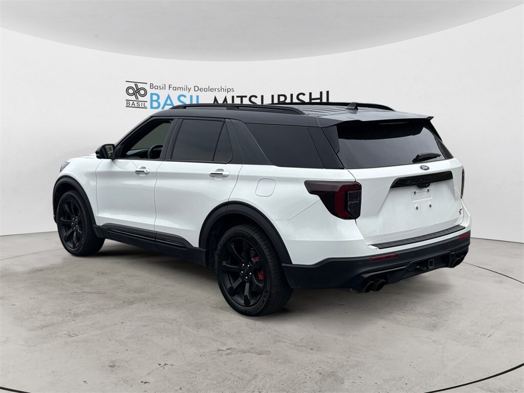 2022 Ford Explorer ST photo 3