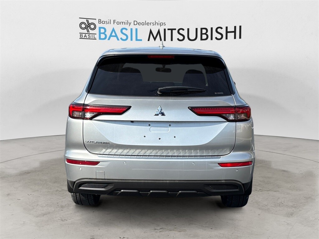 2022 Mitsubishi Outlander ES S-AWC photo 4
