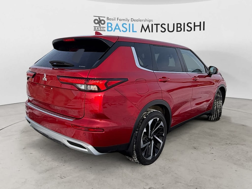 2023 Mitsubishi Outlander SE Black Edition Ralliart photo 4