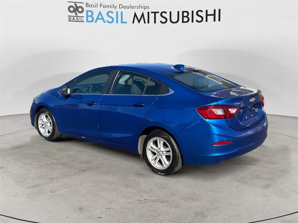 2017 Chevrolet Cruze LT photo 3