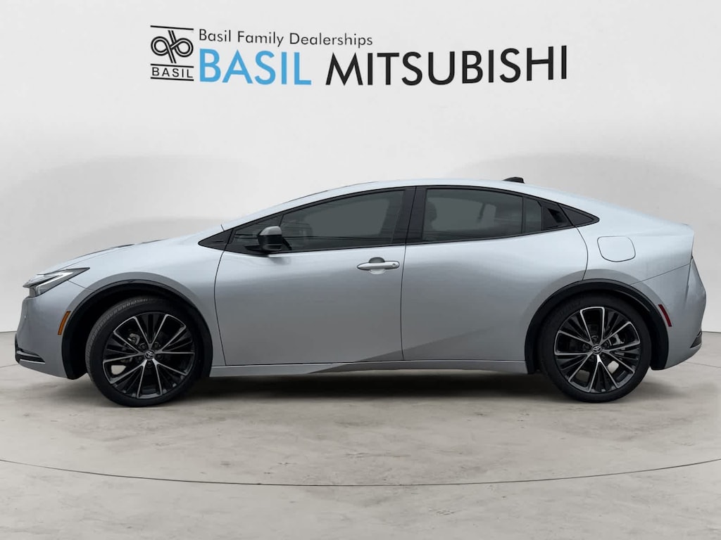 2024 Toyota Prius XLE photo 2