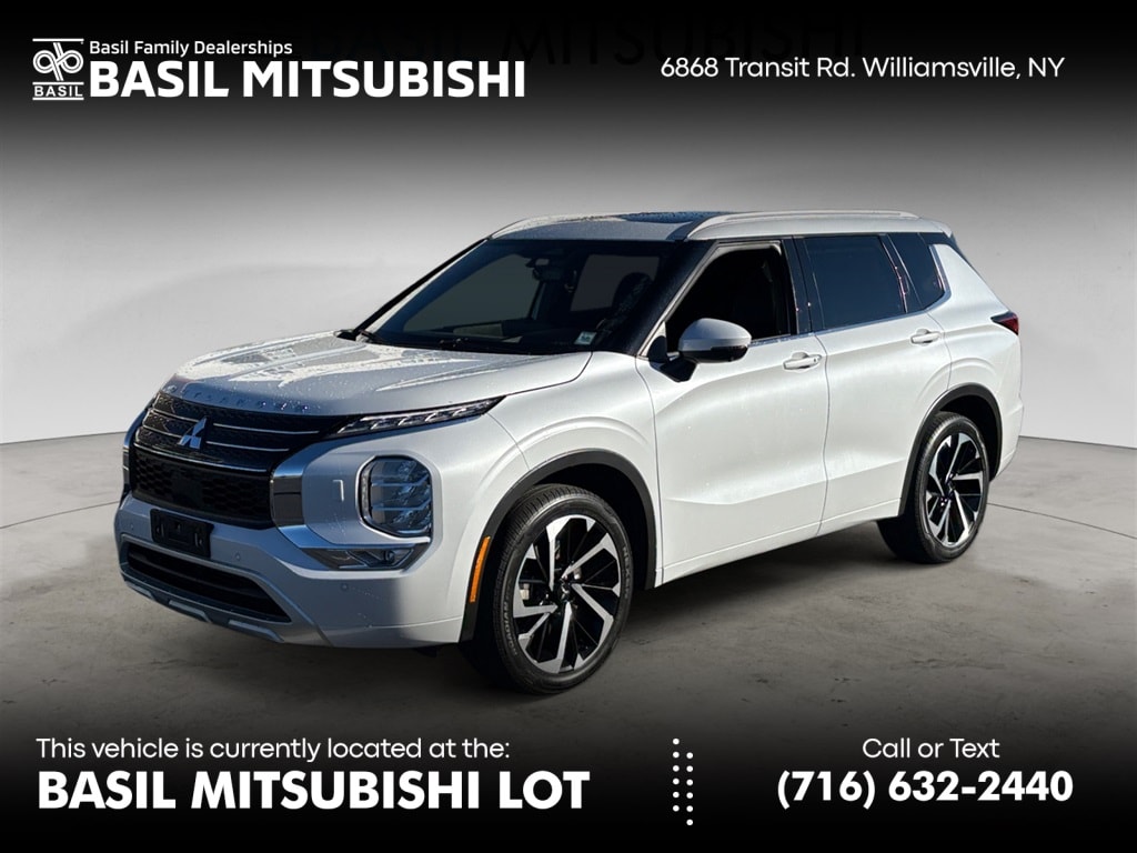 2022 Mitsubishi Outlander SEL's photo