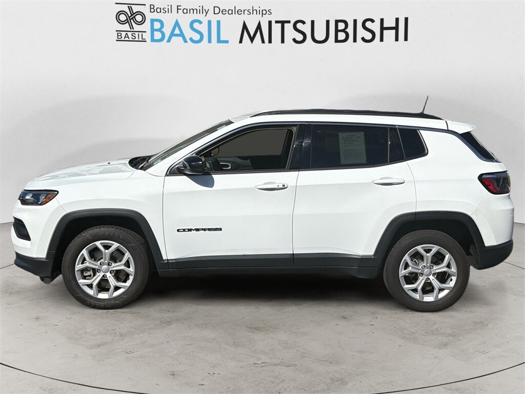 2024 Jeep Compass Latitude photo 2