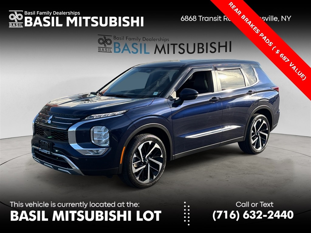 2023 Mitsubishi Outlander SE's photo