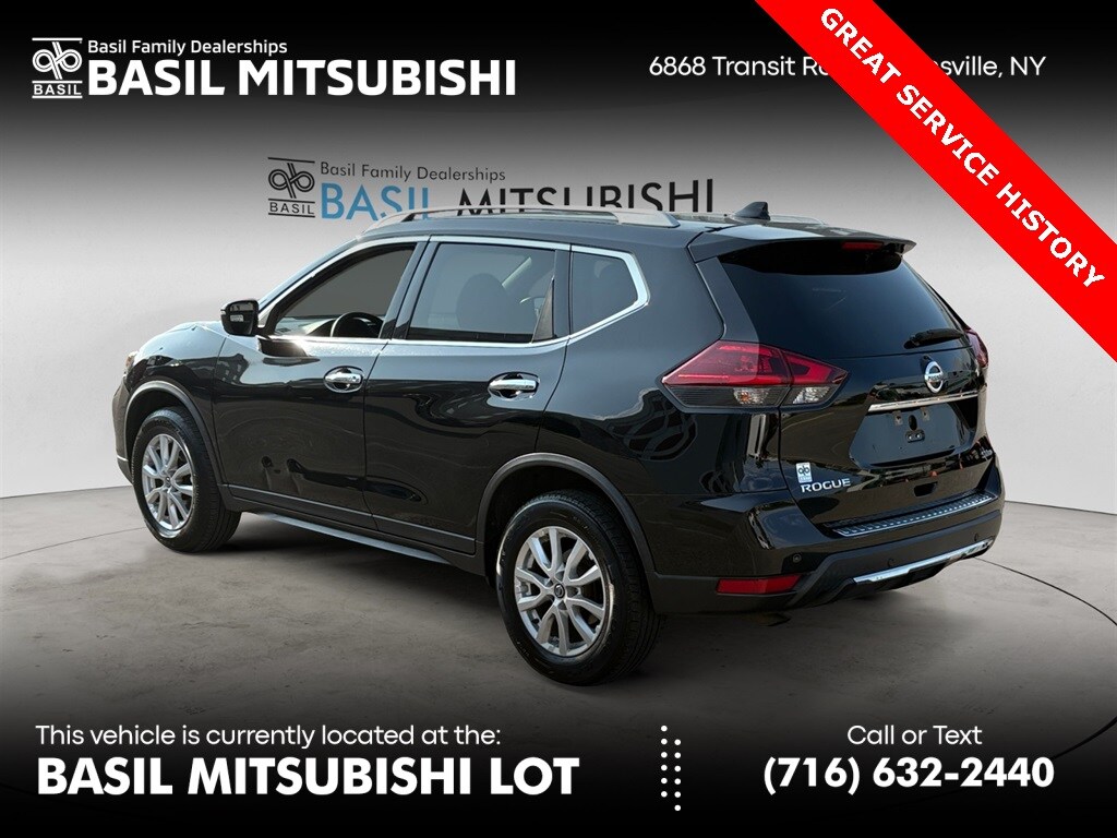 2020 Nissan Rogue SV photo 3