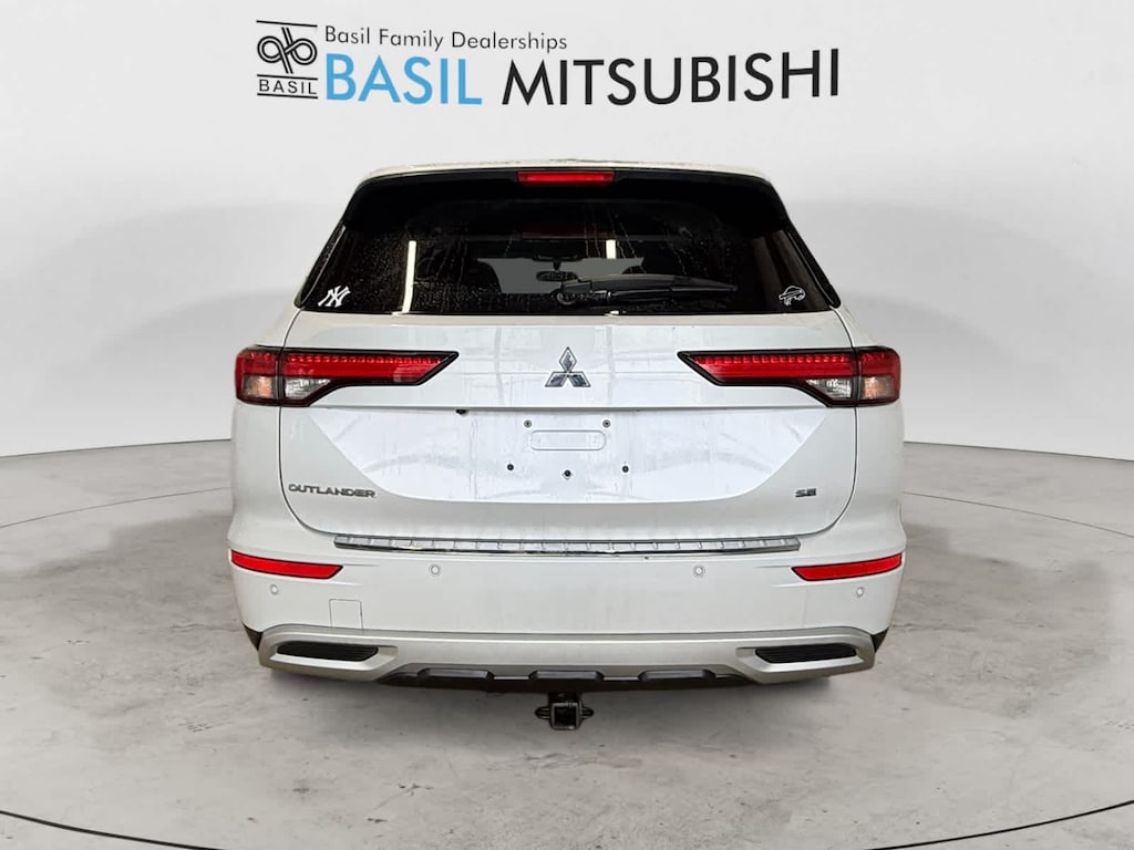 2024 Mitsubishi Outlander SE Ralliart photo 2