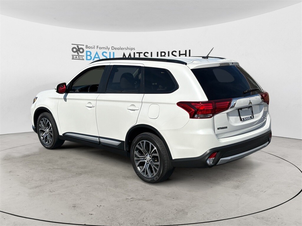 2016 Mitsubishi Outlander SEL photo 3
