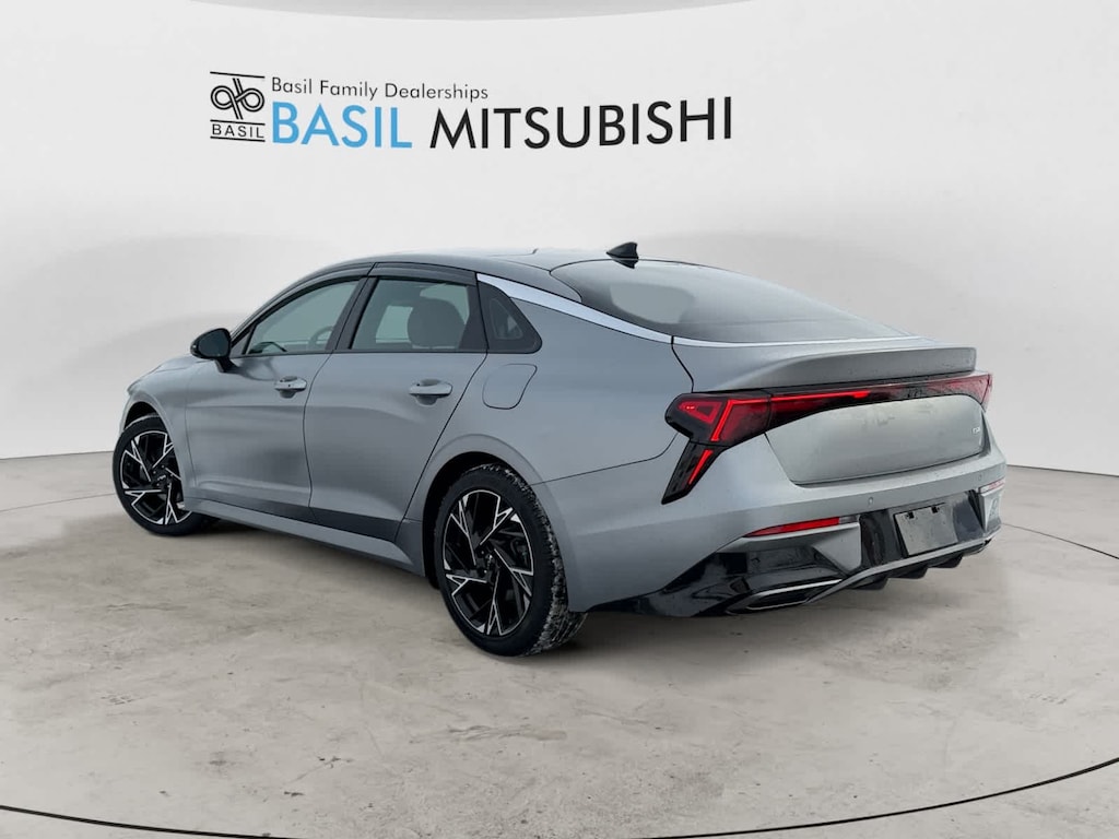 2025 Kia K5 GT-Line photo 3