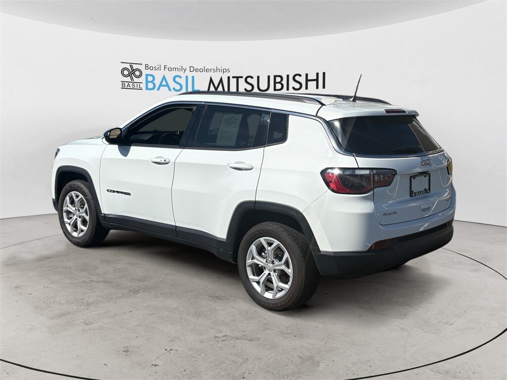 2024 Jeep Compass Latitude photo 2