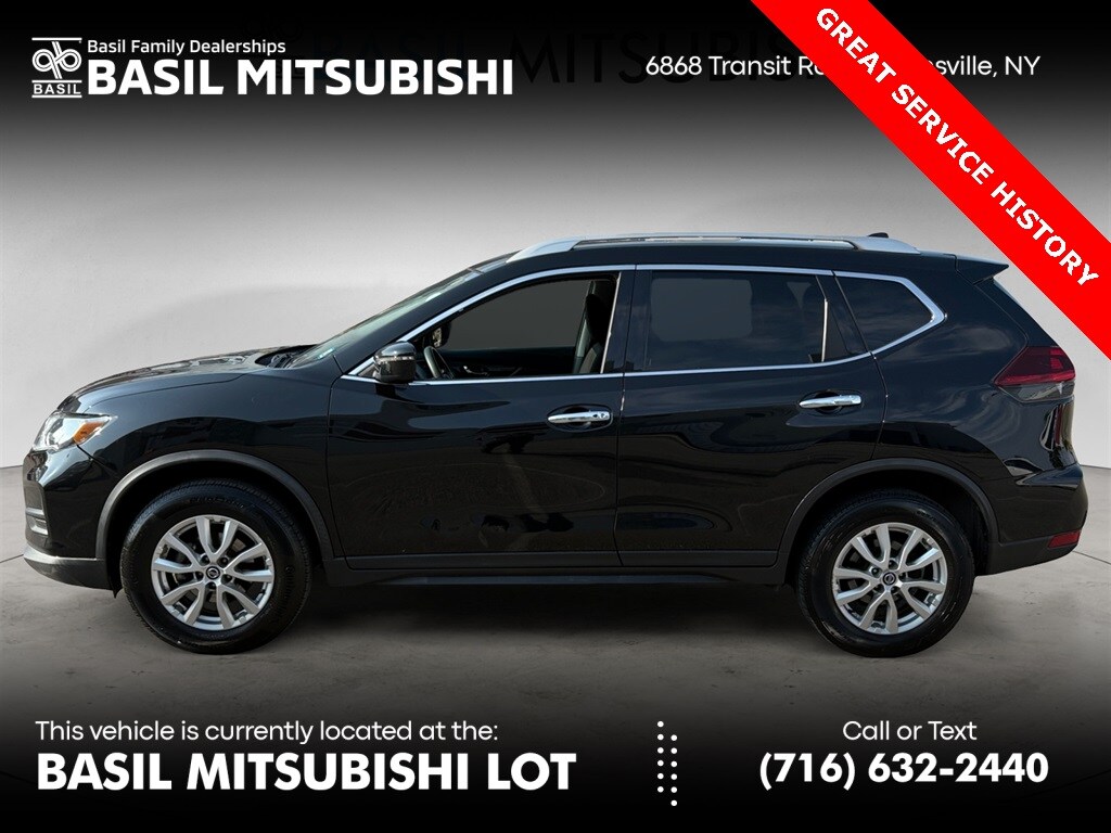 2020 Nissan Rogue SV photo 2
