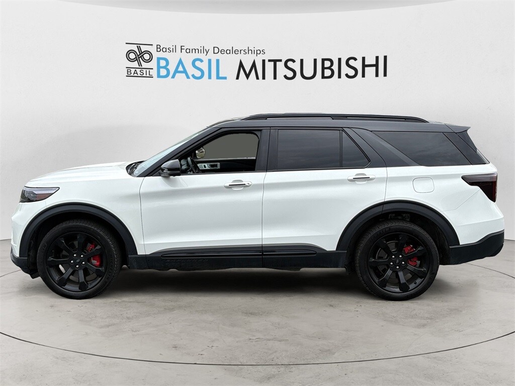 2022 Ford Explorer ST photo 2