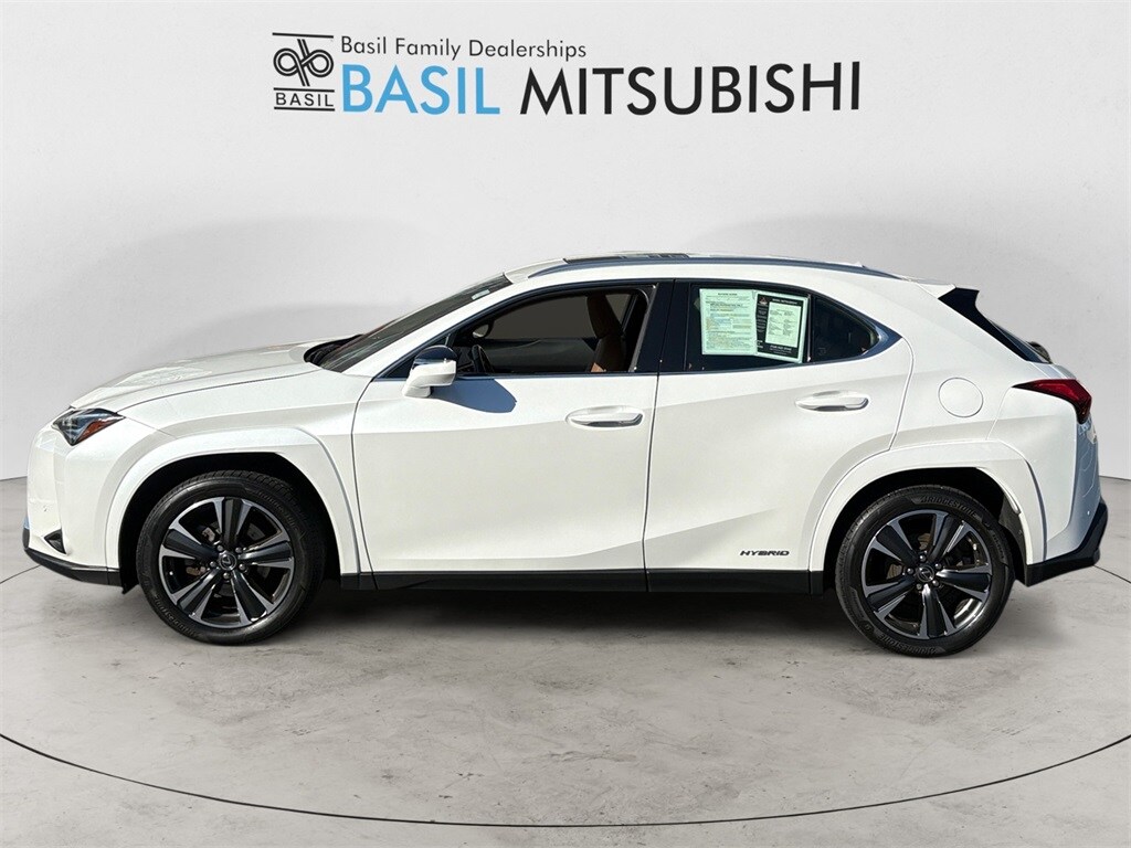 2022 Lexus UX 250h photo 2