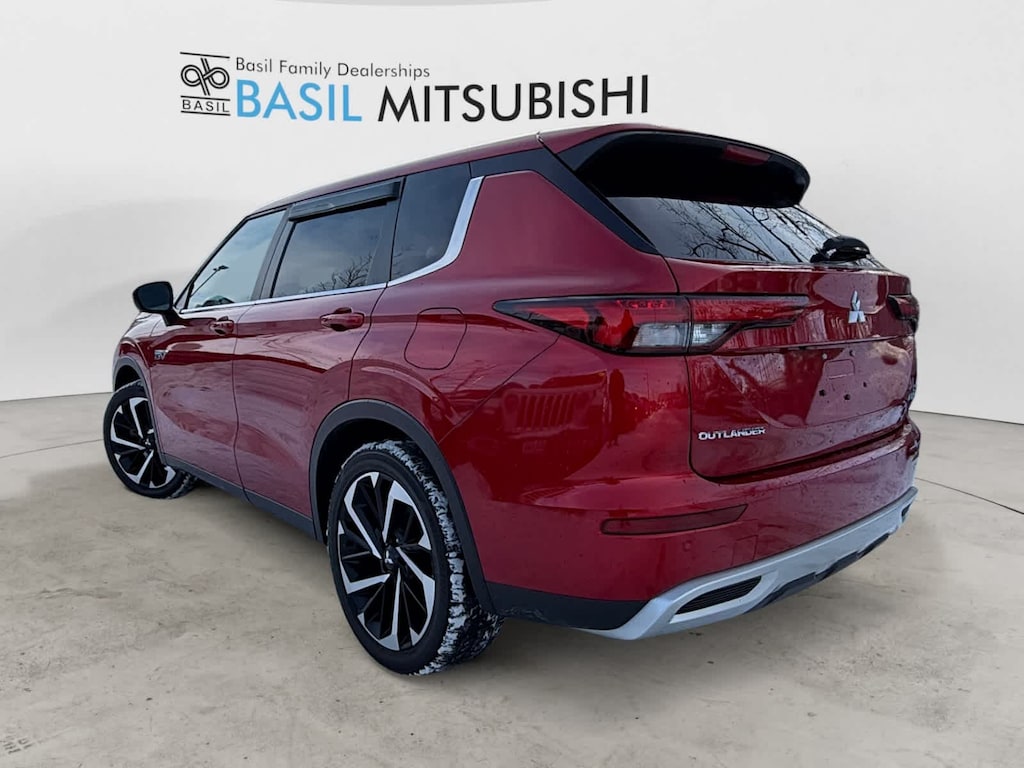 2024 Mitsubishi Outlander SE Ralliart photo 3