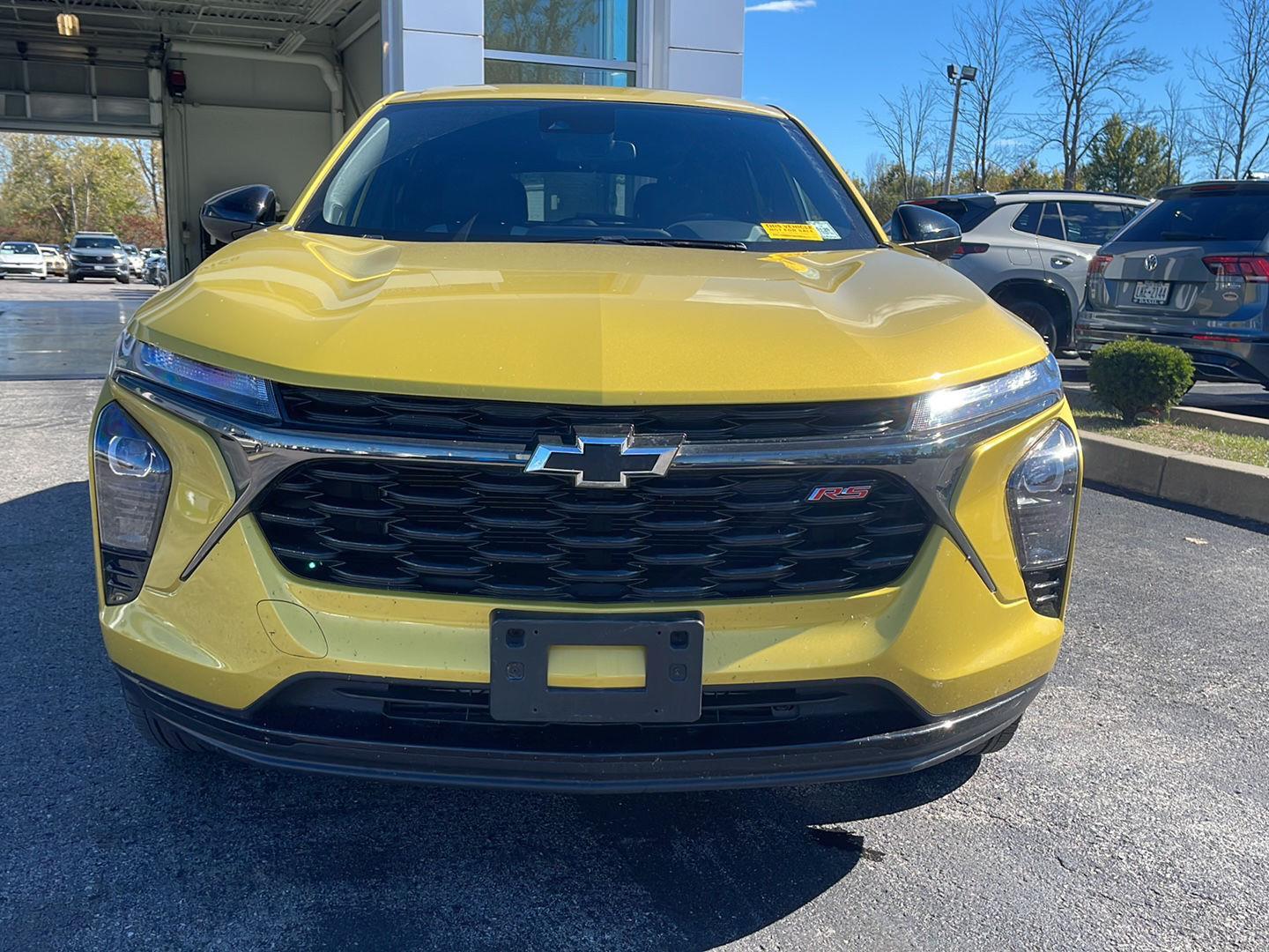 2024 Chevrolet Trax photo 2