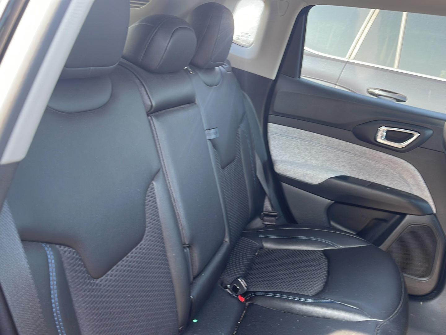 2022 Jeep Compass Latitude photo 4