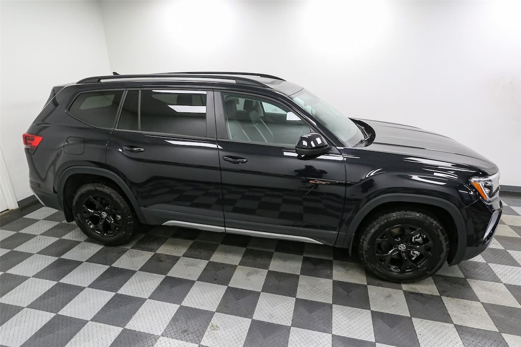 2026 Volkswagen Atlas Peak Edition SE photo 4