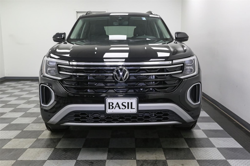 2026 Volkswagen Atlas Peak Edition SE photo 2