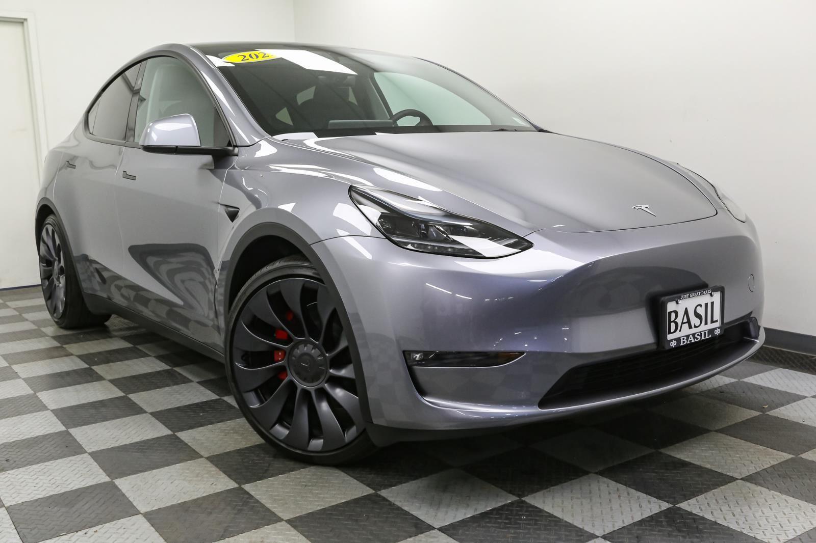 2025 Tesla Model Y Performance photo 2