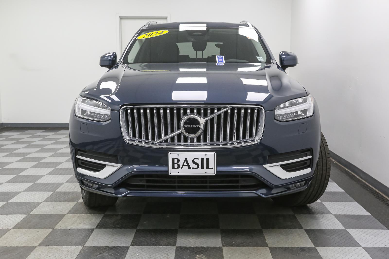 2024 Volvo XC90 B5 Core photo 2