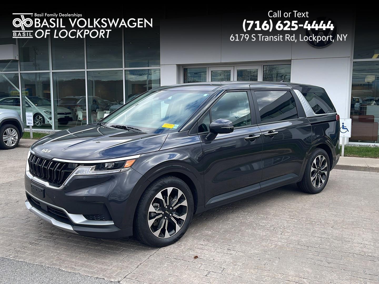 2024 Kia Carnival EX's photo