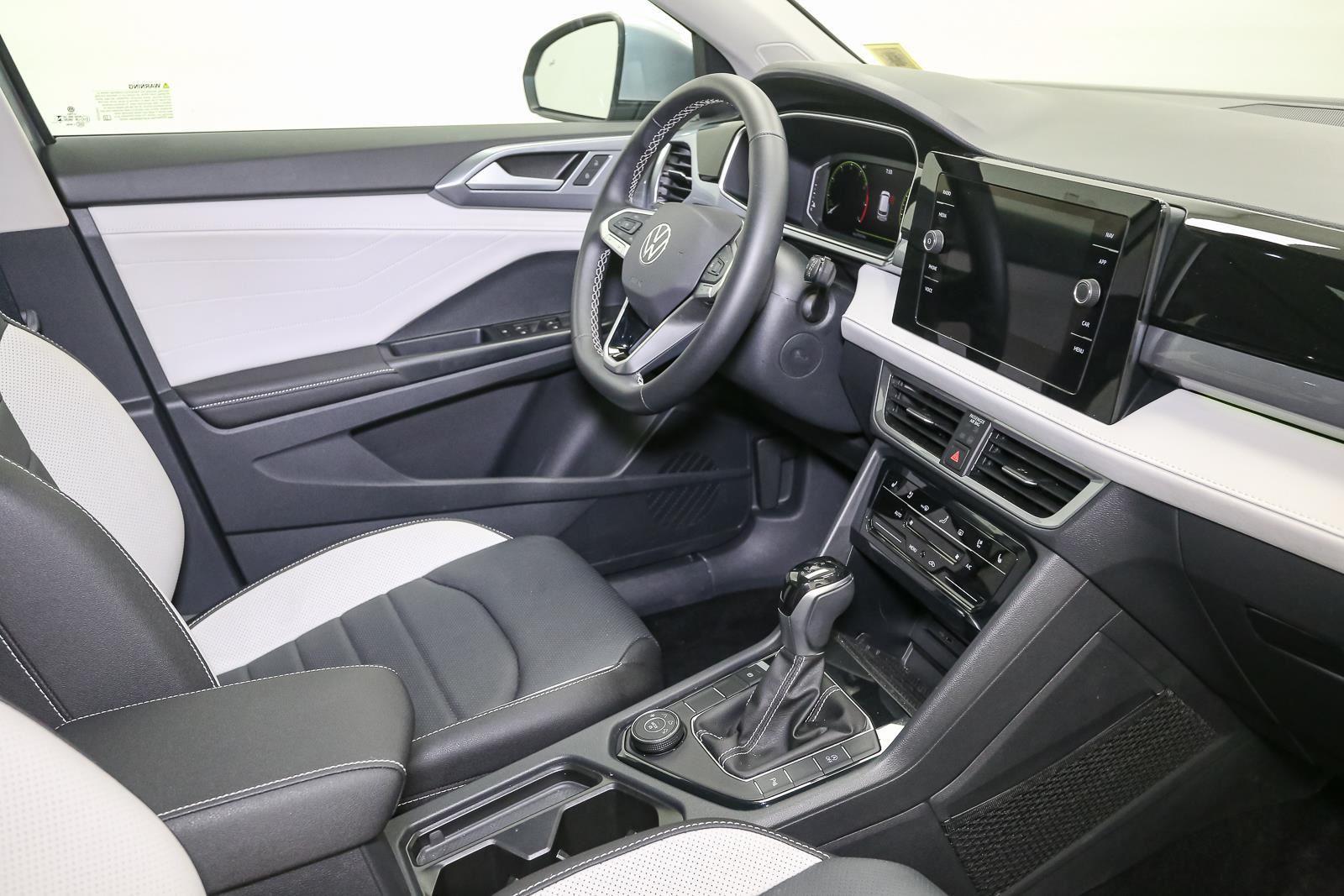 2025 Volkswagen Taos SEL - Photo 19